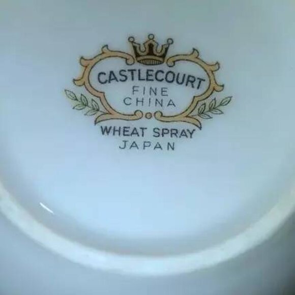 Nice 1960s Castlecourt Wheat Spray Pattern Fine China Creamer or Gravy Boat - Picture 11 of 12